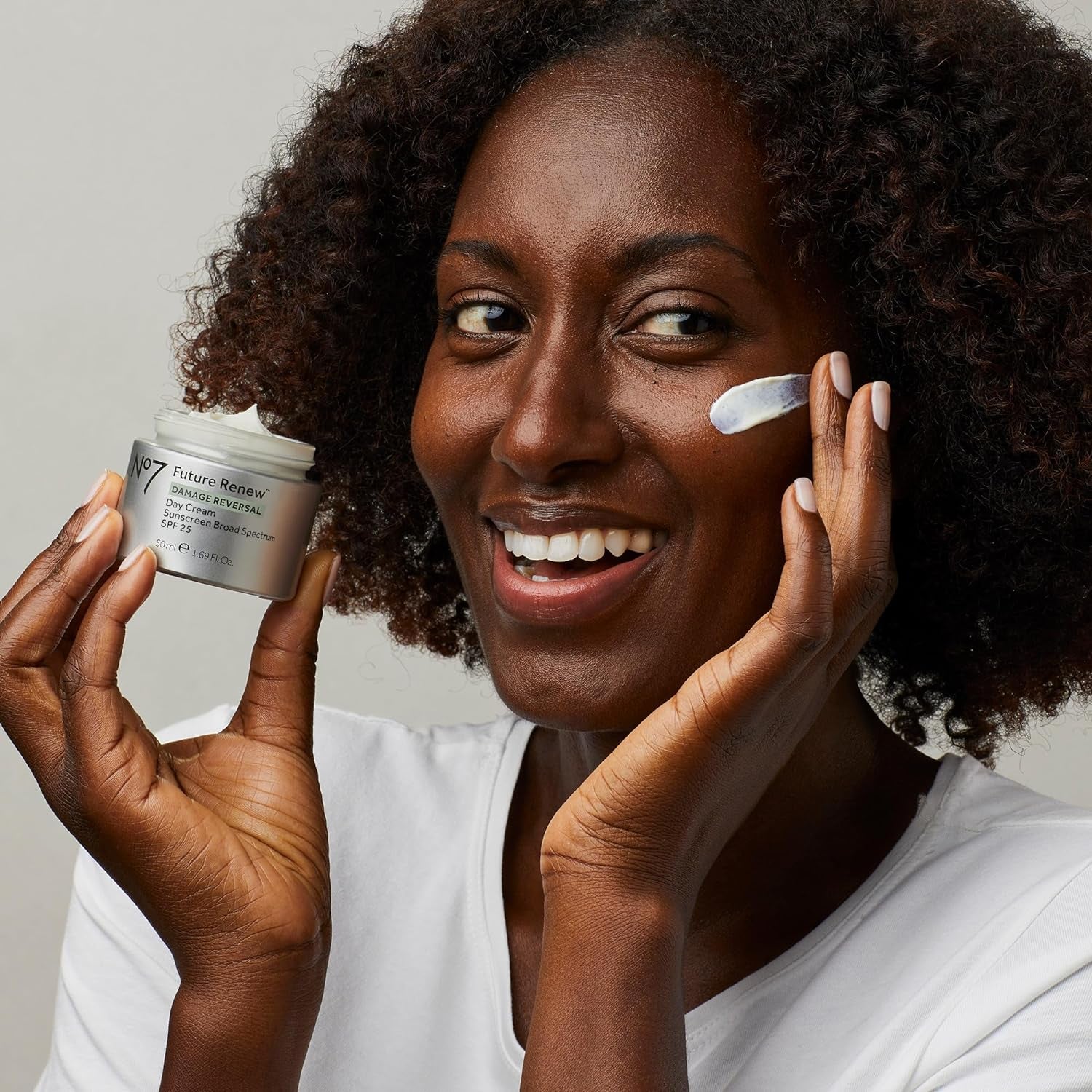 Future Renew Damage Reversal Day Cream SPF 25 - anti Aging Face Moisturizer with SPF for Visibly Damaged Skin - Moisturizes, Brightens & Protects Skin - Lightweight, Absorbs Quickly (50Ml)