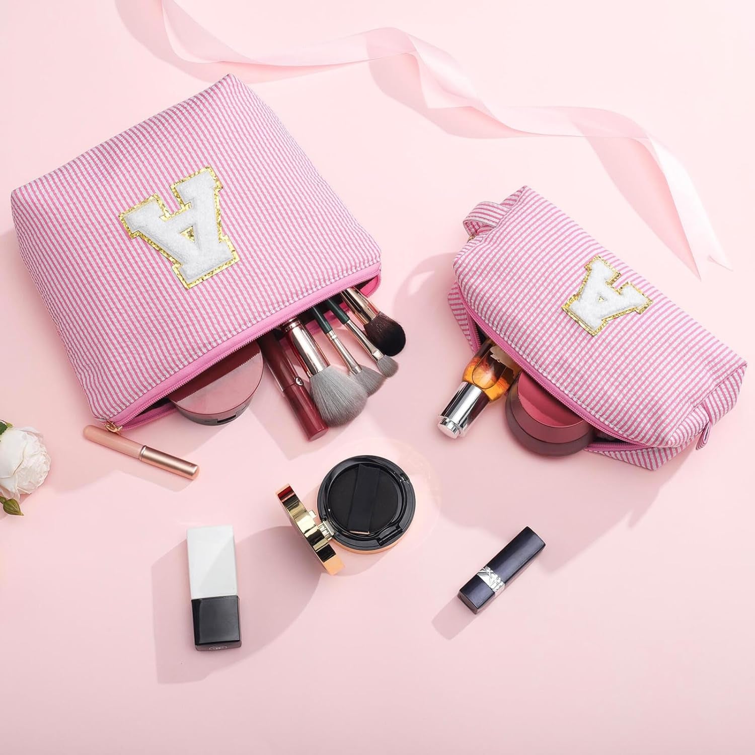 Cute Pink Initial Make up Bag Travelling, Personalized Makeup Bag with Zipper Cosmetic Makeup Pouch Travel Accessories Birthday Gift Friends Female Mom Teacher Sweet 16 Gifts Daughter Gifts W